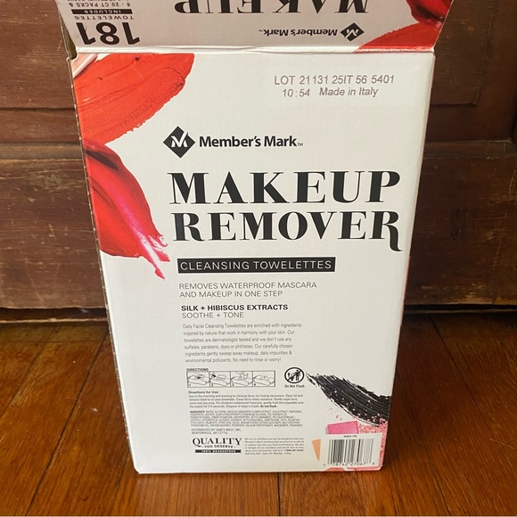 Makeup Remover Cleansing Towelettes - Picture 5 of 5